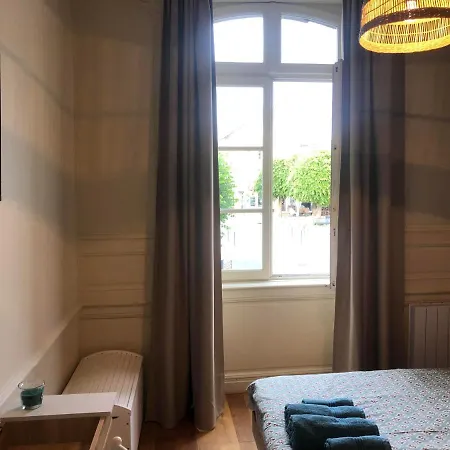 L'aparthe - Vue Sur La Place Du Marche Apartment